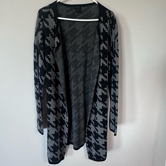 Ann Taylor Sweaters - Ann Taylor Black and Gray Houndstooth Cardigan